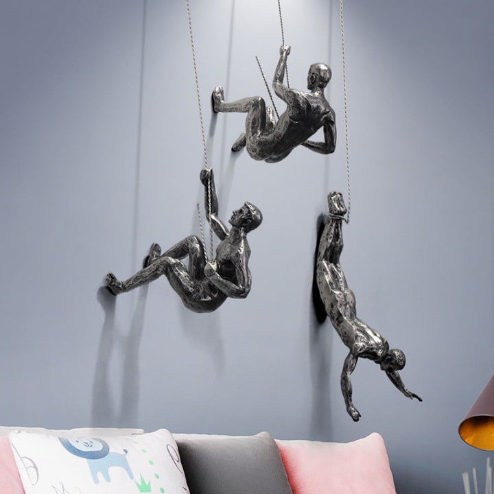 Kalsten | Wall sculpture ClimbArtis | Symbol of strength & growth | Handcrafted from resin & iron wire