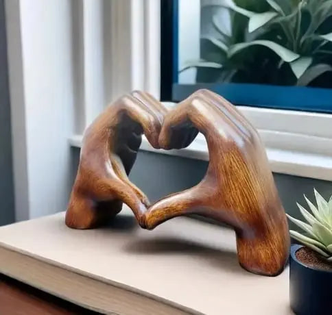 Kalsten | Handcrafted heart sculpture with modern wood grain