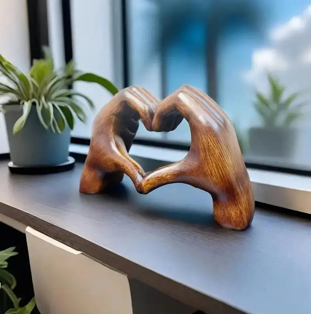 Kalsten | Handcrafted heart sculpture with modern wood grain