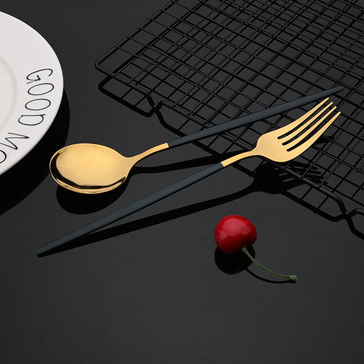 RoyalGlimmer Gold Cutlery Set - Gold Cutlery Set for a Luxurious Table Decoration Kalsten