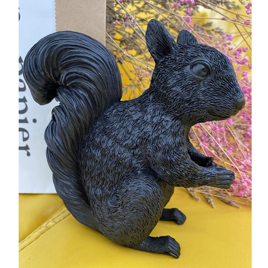 Squirrel Resin LED Animal Table Lamp Kalsten