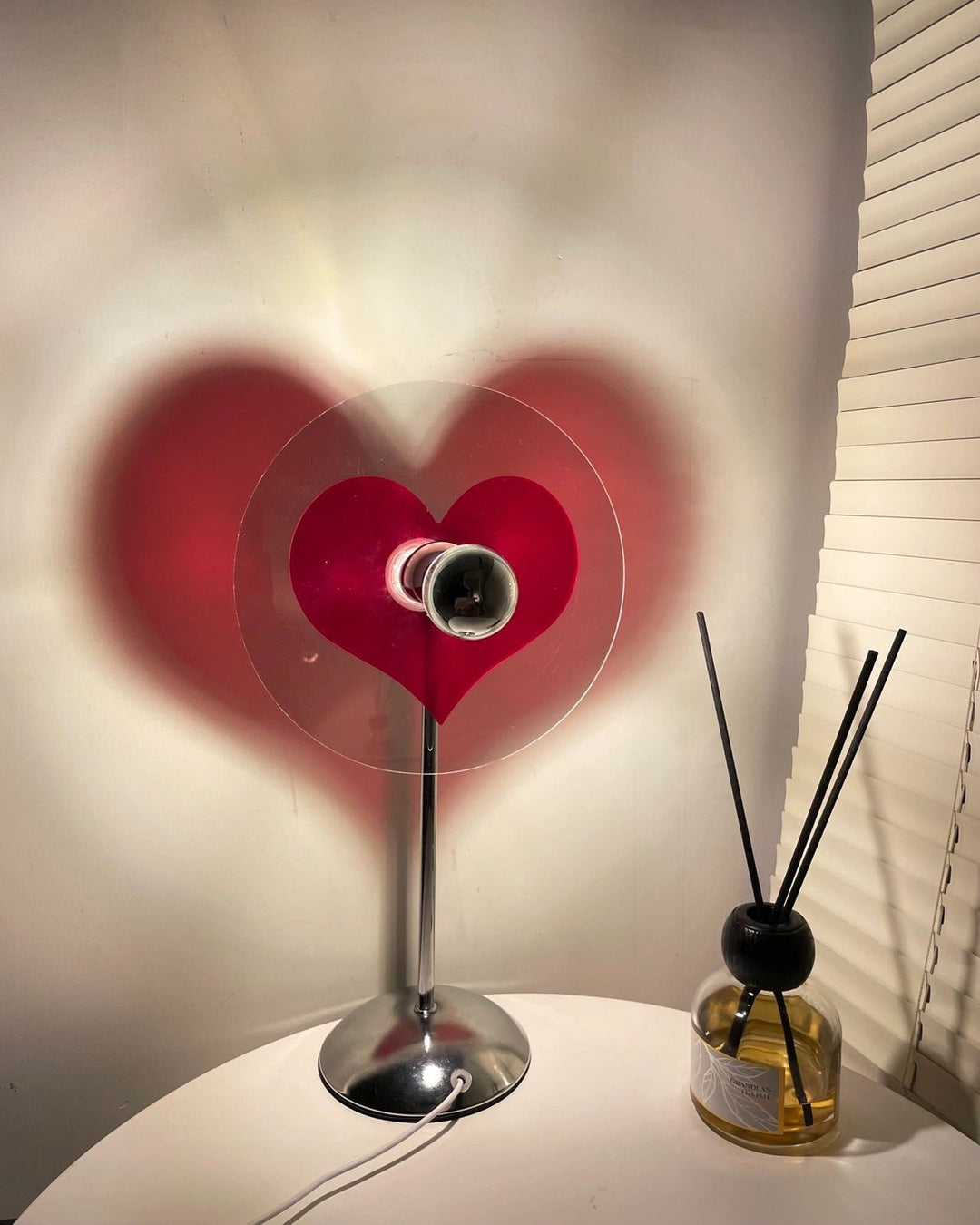 LoveGlow – Elegant Table Lamp with Rechargeable LED | Kalsten