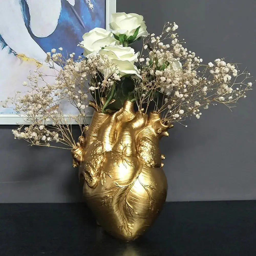 Kalsten | Heart-shaped Art Vase – Creative Vessel in Anatomical Design Made of Resin