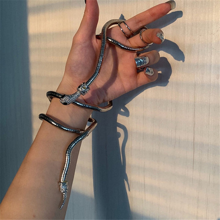 Kalsten | Snake chain - versatile and trendy accessory