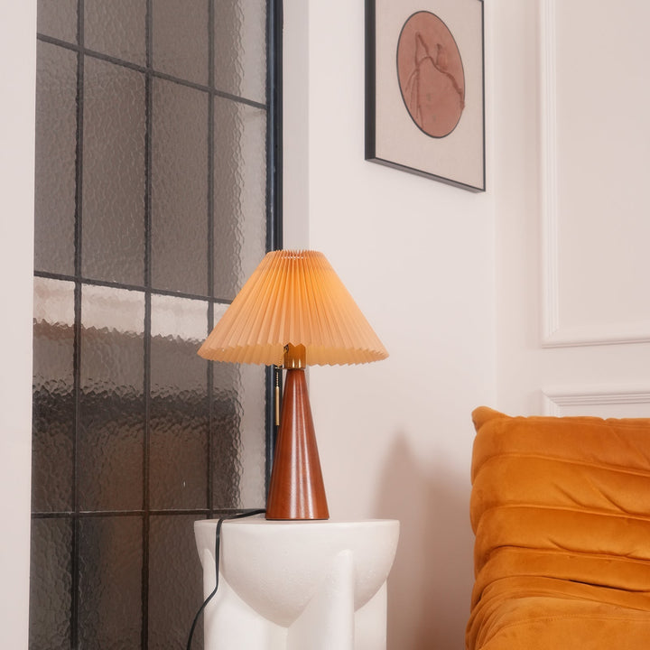AntiqueRadiance – Elegant Wood and Metal Table Lamp | Kalsten