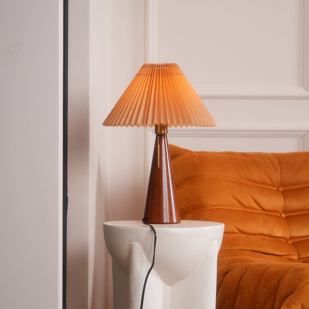 AntiqueRadiance – Elegant Wood and Metal Table Lamp | Kalsten