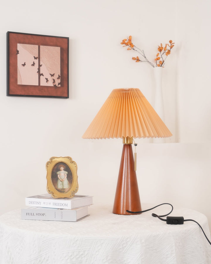 AntiqueRadiance – Elegant Wood and Metal Table Lamp | Kalsten