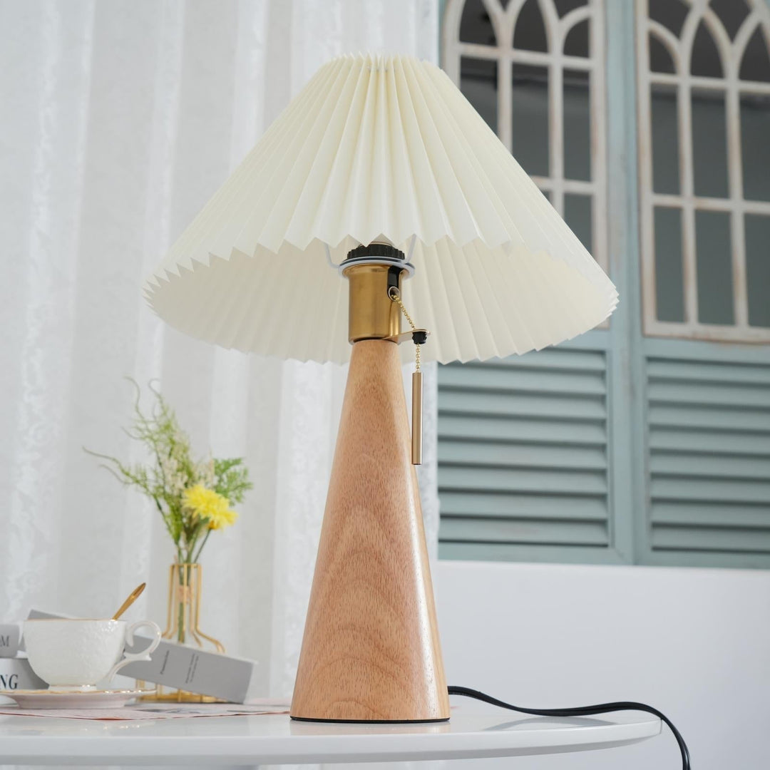AntiqueRadiance – Elegant Wood and Metal Table Lamp | Kalsten