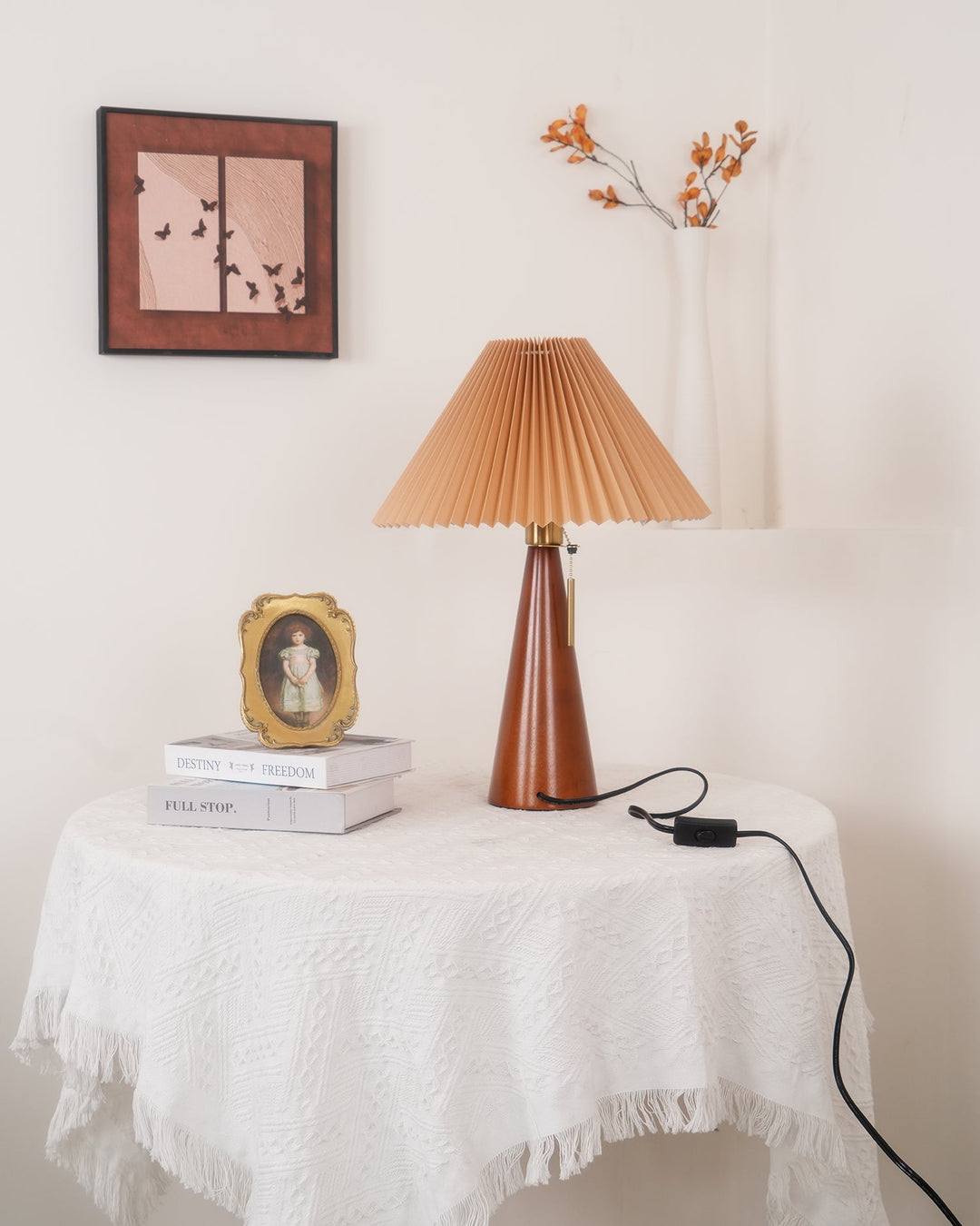 AntiqueRadiance – Elegant Wood and Metal Table Lamp | Kalsten
