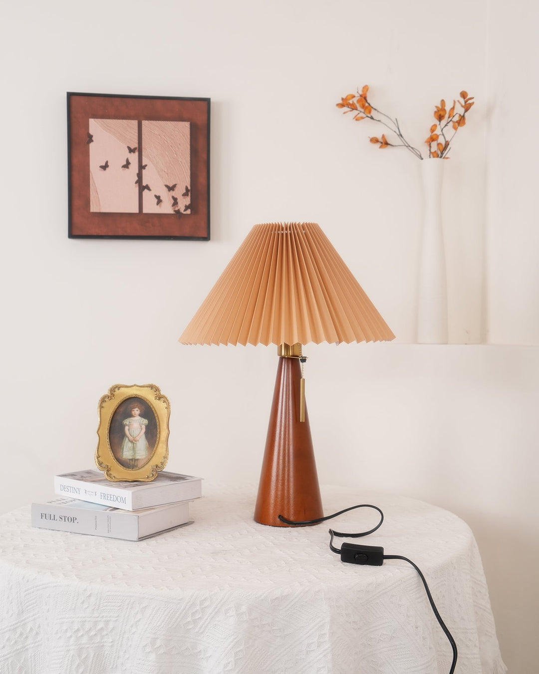 AntiqueRadiance – Elegant Wood and Metal Table Lamp | Kalsten
