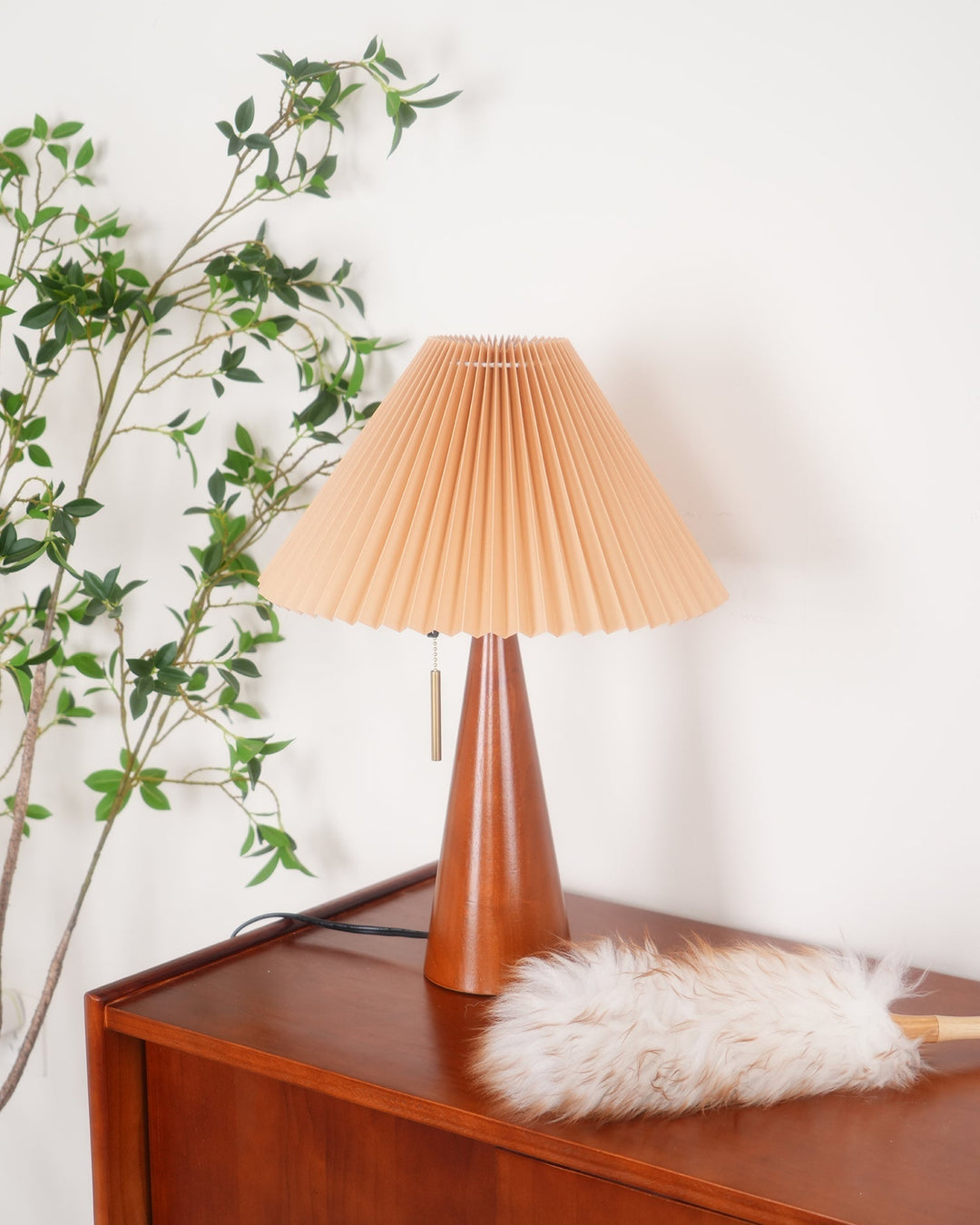 AntiqueRadiance – Elegant Wood and Metal Table Lamp | Kalsten