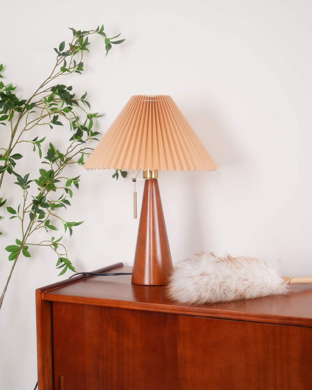 AntiqueRadiance – Elegant Wood and Metal Table Lamp | Kalsten