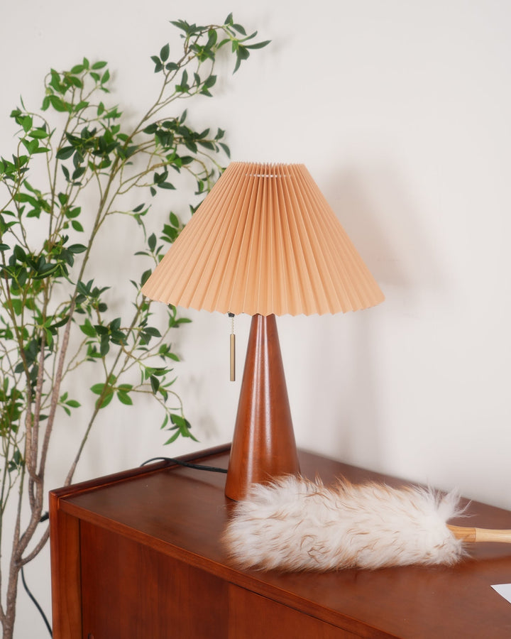 AntiqueRadiance – Elegant Wood and Metal Table Lamp | Kalsten