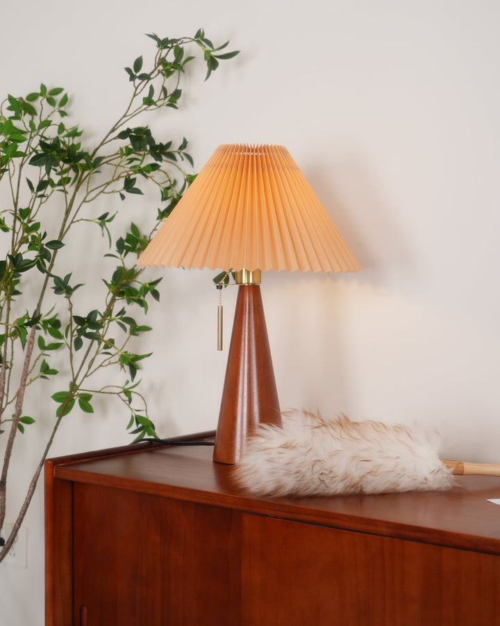 AntiqueRadiance – Elegant Wood and Metal Table Lamp | Kalsten