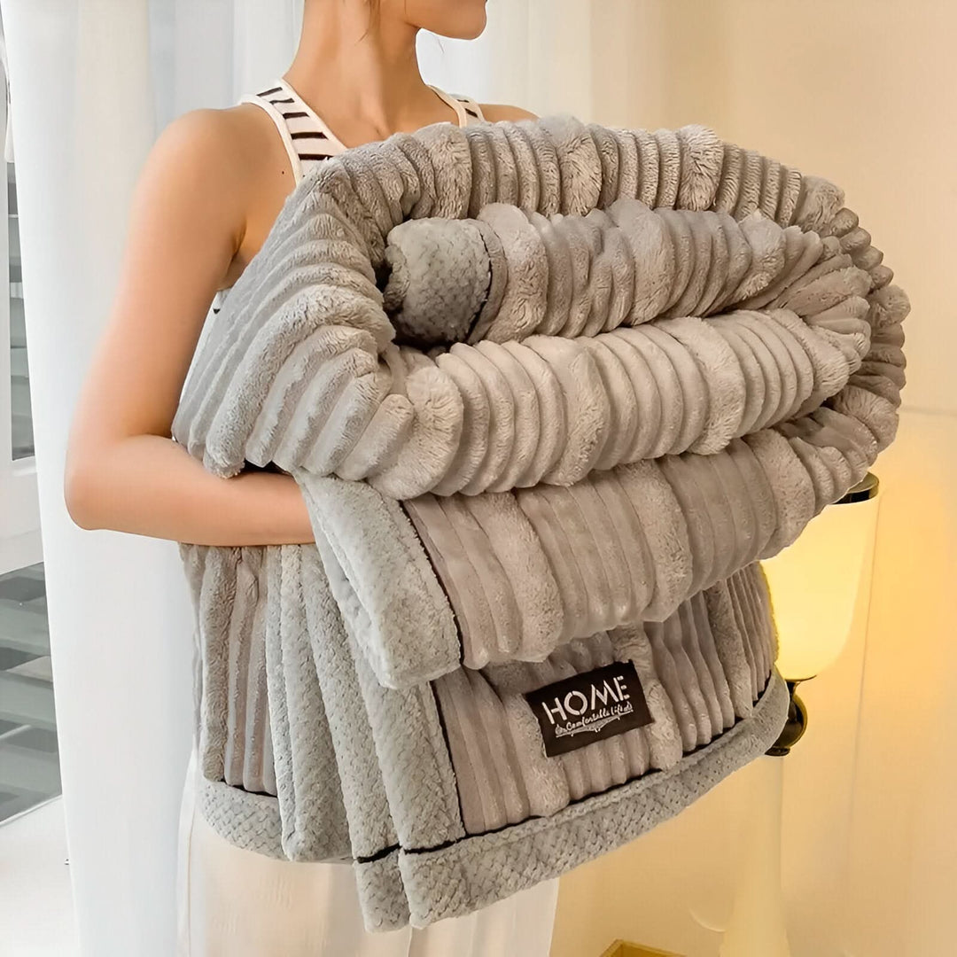 FLUFFIQUE - Premium Snuggle Blanket