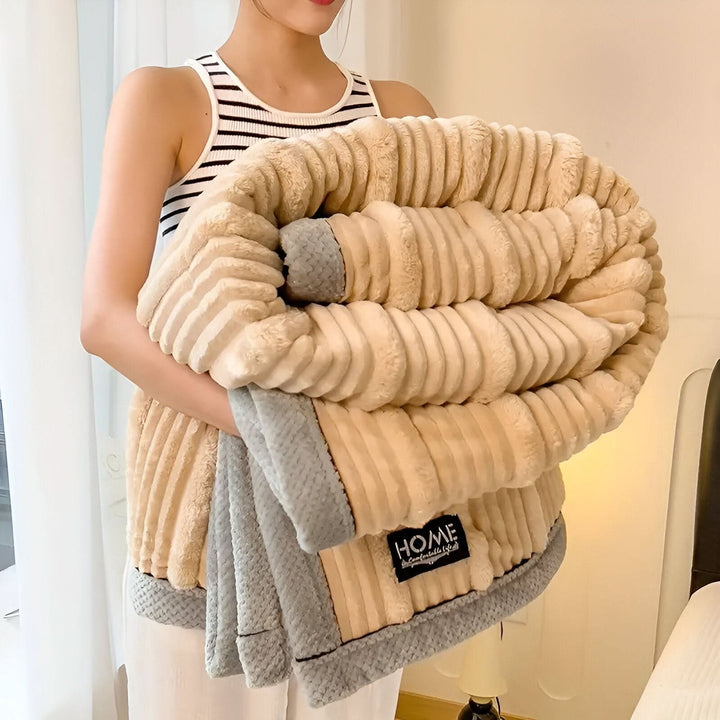 FLUFFIQUE - Premium Snuggle Blanket