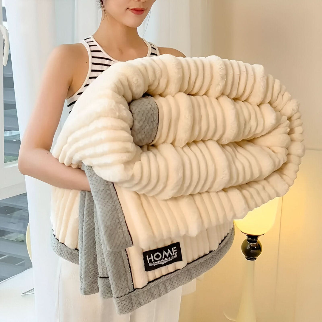 FLUFFIQUE - Premium Snuggle Blanket