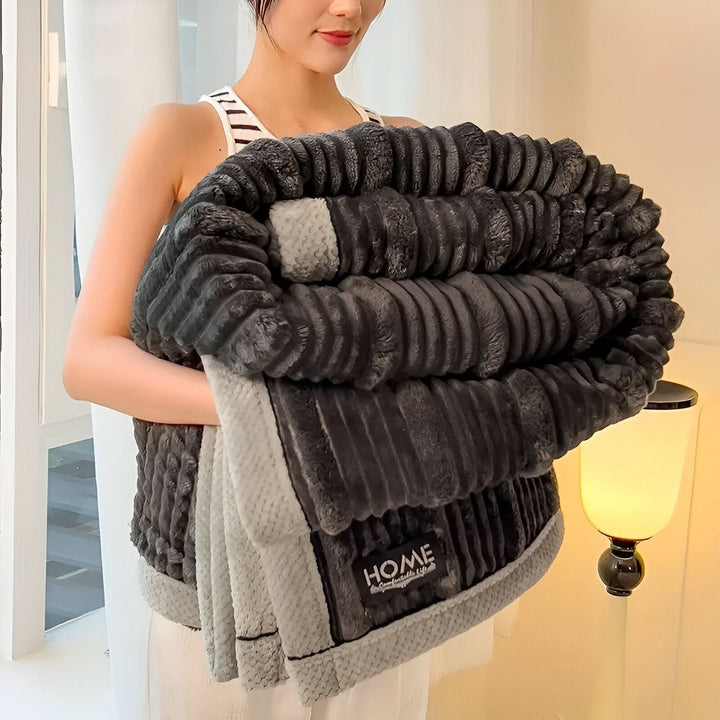 FLUFFIQUE - Premium Snuggle Blanket