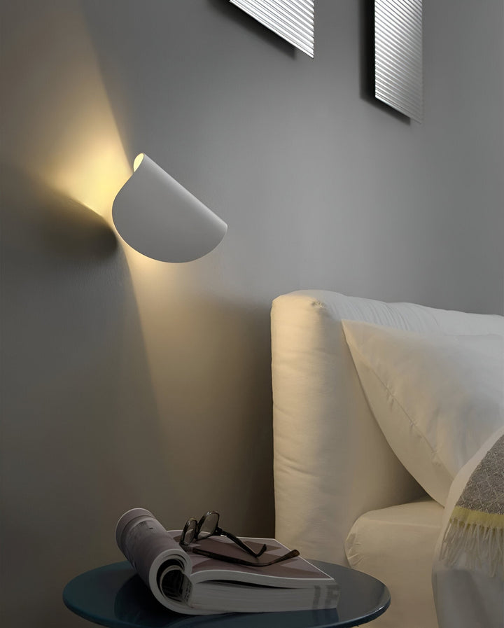 Twist Wall Lamp - Rotatable Metal Wall Light - Curve Wall Sconce | Kalsten