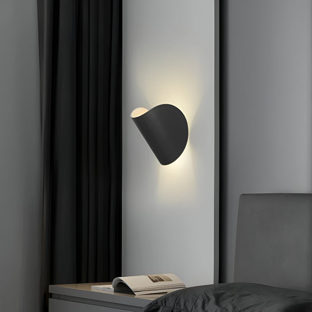 Twist Wall Lamp - Rotatable Metal Wall Light - Curve Wall Sconce | Kalsten