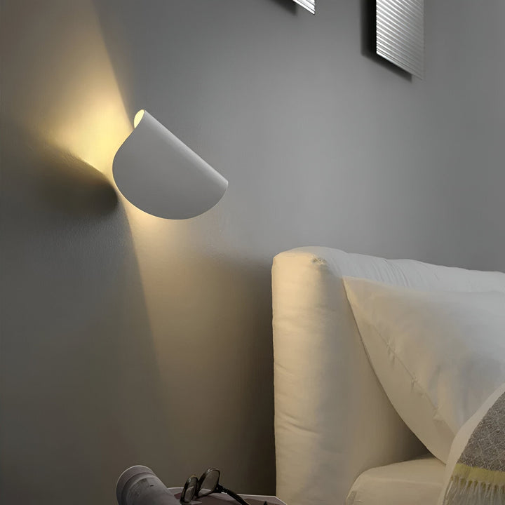 Twist Wall Lamp - Rotatable Metal Wall Light - Curve Wall Sconce | Kalsten