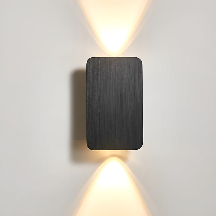 Kalsten | Elegant LED wall lamp in minimalist design for your home
