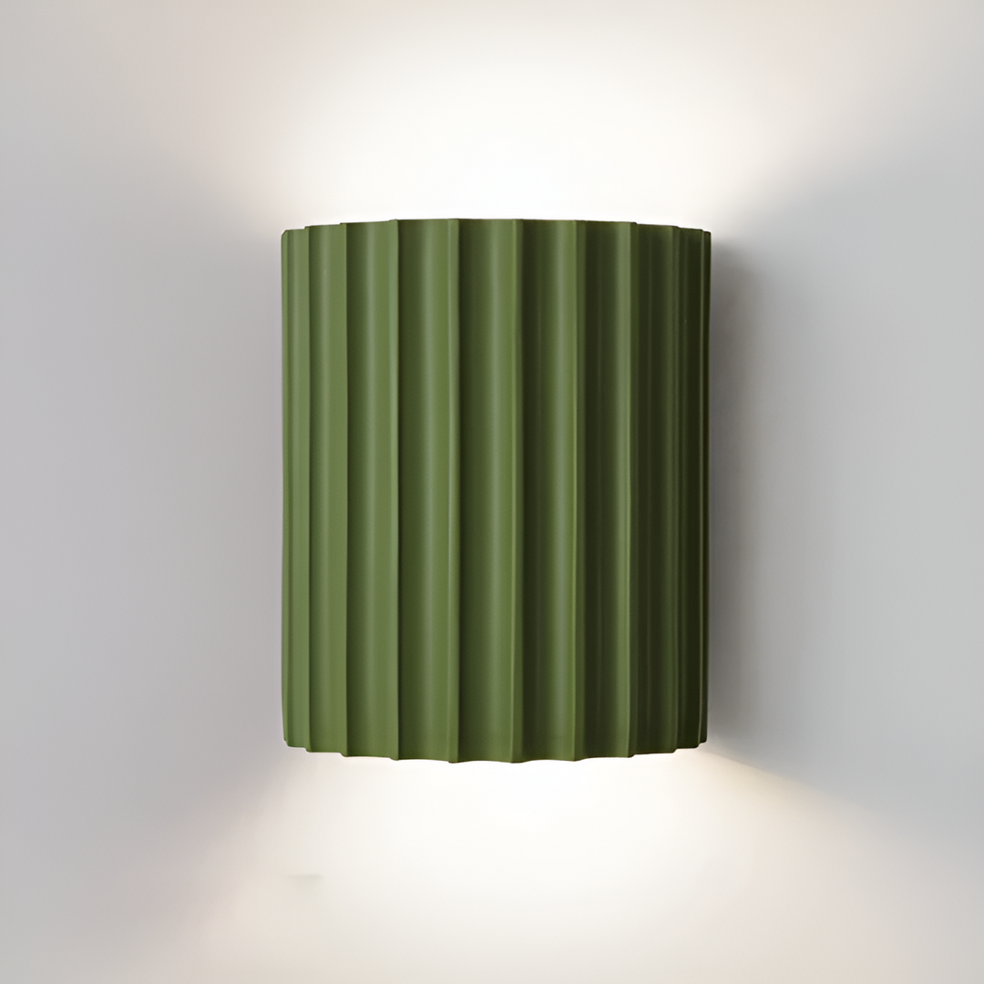Striped LED wall light made of resin for a modern Nordic atmosphere | Kalsten