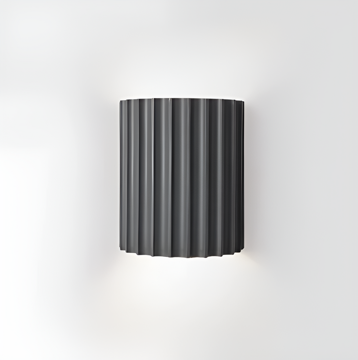 Striped LED wall light made of resin for a modern Nordic atmosphere | Kalsten