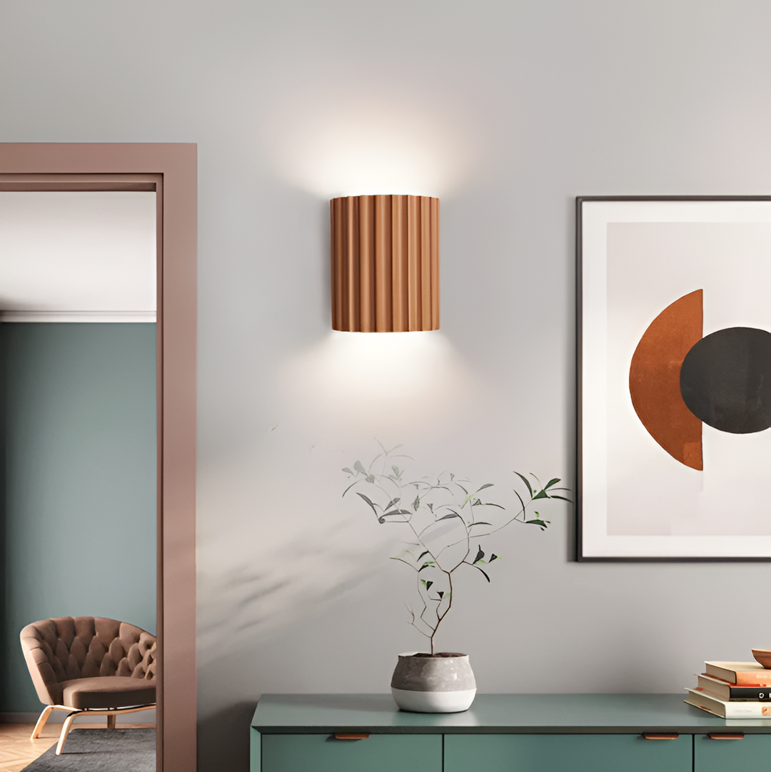 Striped LED wall light made of resin for a modern Nordic atmosphere | Kalsten