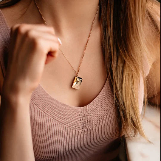 Love Chain - Loving letter necklace for your loved one Kalsten