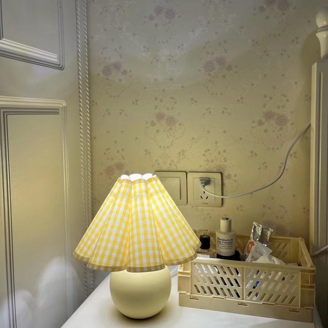 Kicsi Knife Pleat Work lamp Table Lamp | Kalsten