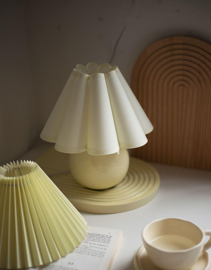 Kicsi Knife Pleat Work lamp Table Lamp | Kalsten