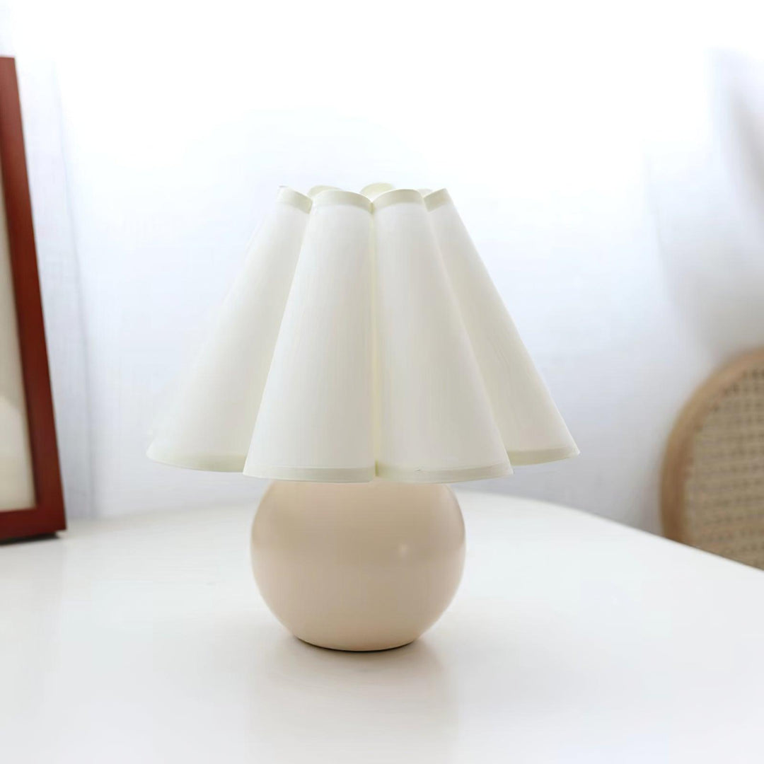 Kicsi Knife Pleat Work lamp Table Lamp | Kalsten