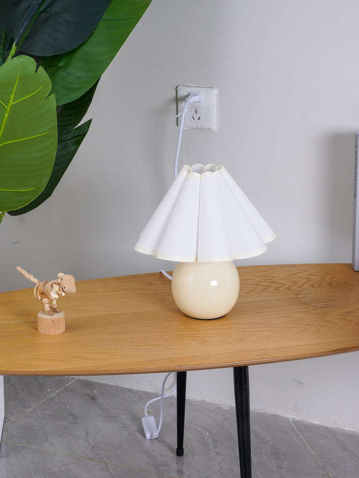 Kicsi Knife Pleat Work lamp Table Lamp | Kalsten