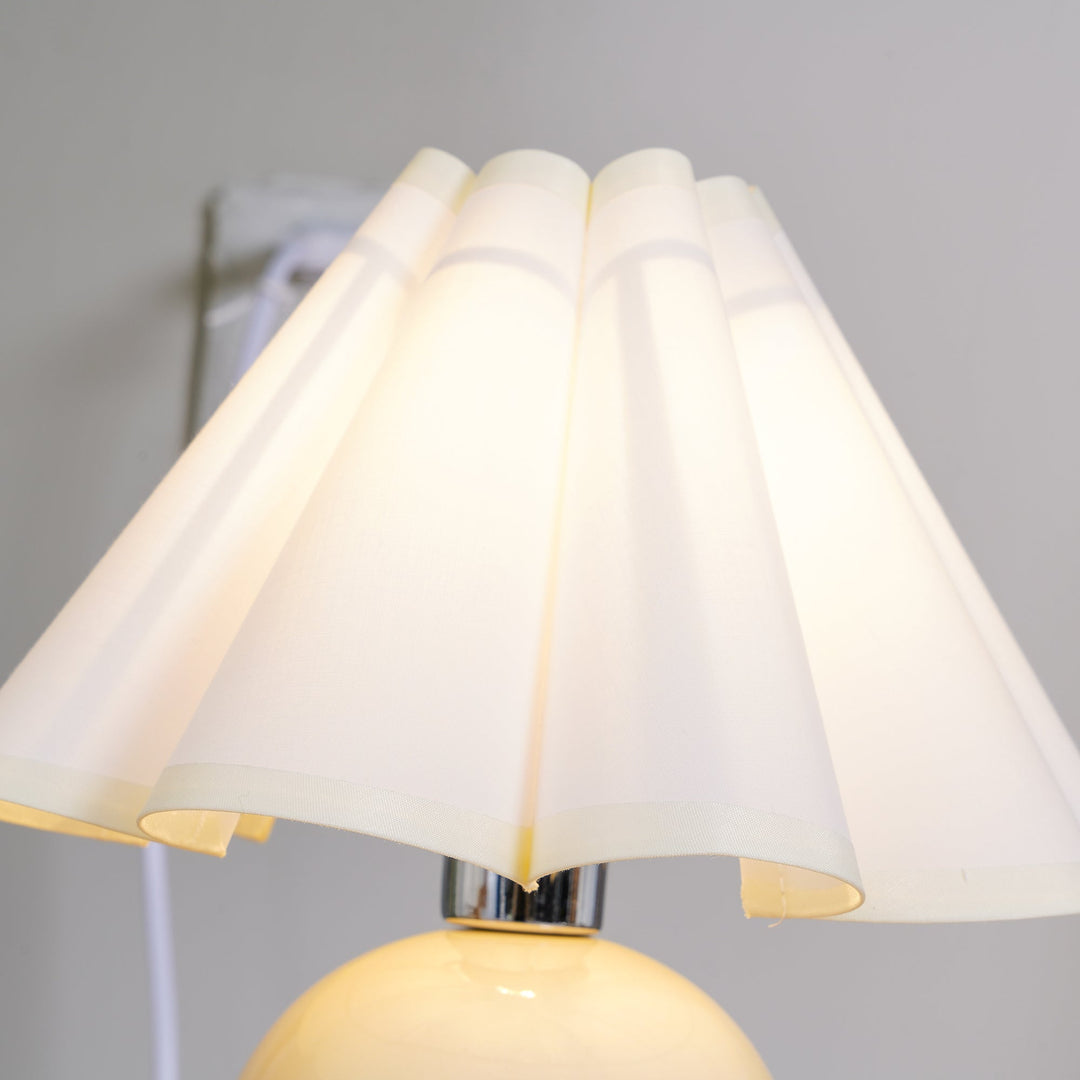 Kicsi Knife Pleat Work lamp Table Lamp | Kalsten