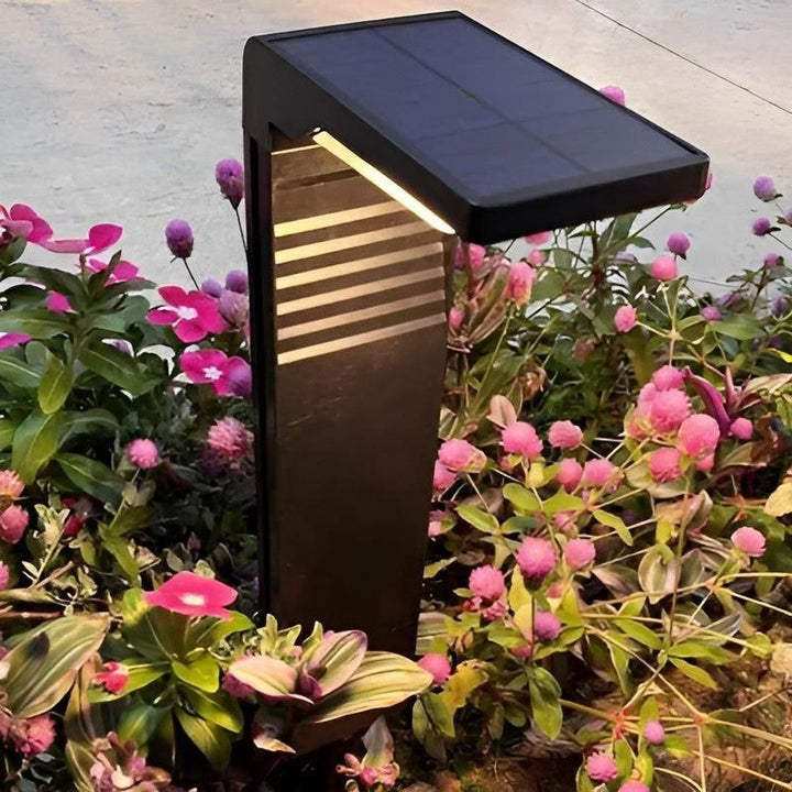 GardenGlow Light - Waterproof LED Solar Garden Pendant Light | Kalsten