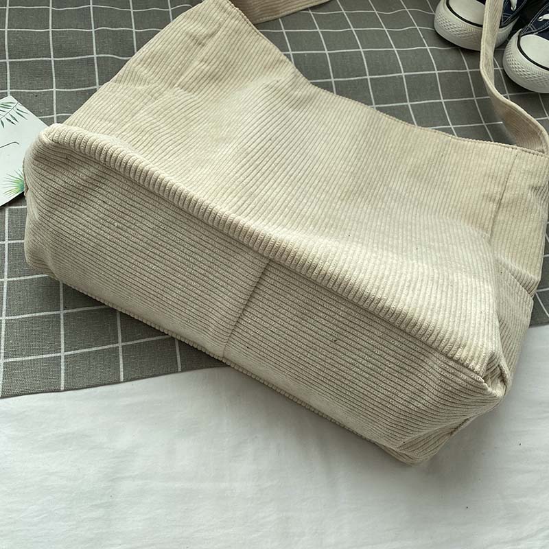 Skanto | Snor Crossbody Bag – Quiet and Durable Leather Strap Bag for Everyday Use