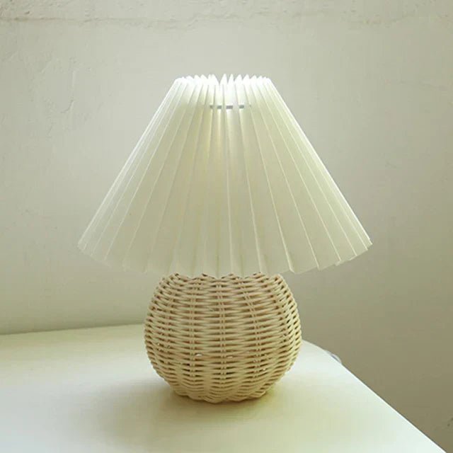 Elegant Vintage Table Lamp with Foldable Lampshade | Kalsten