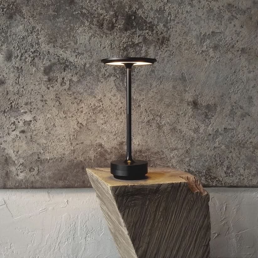 LED table lamp with dimmable mood light & modern design | Kalsten