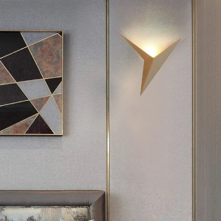 Modern Triangular Wall Lamp - TrigoLux | Kalsten