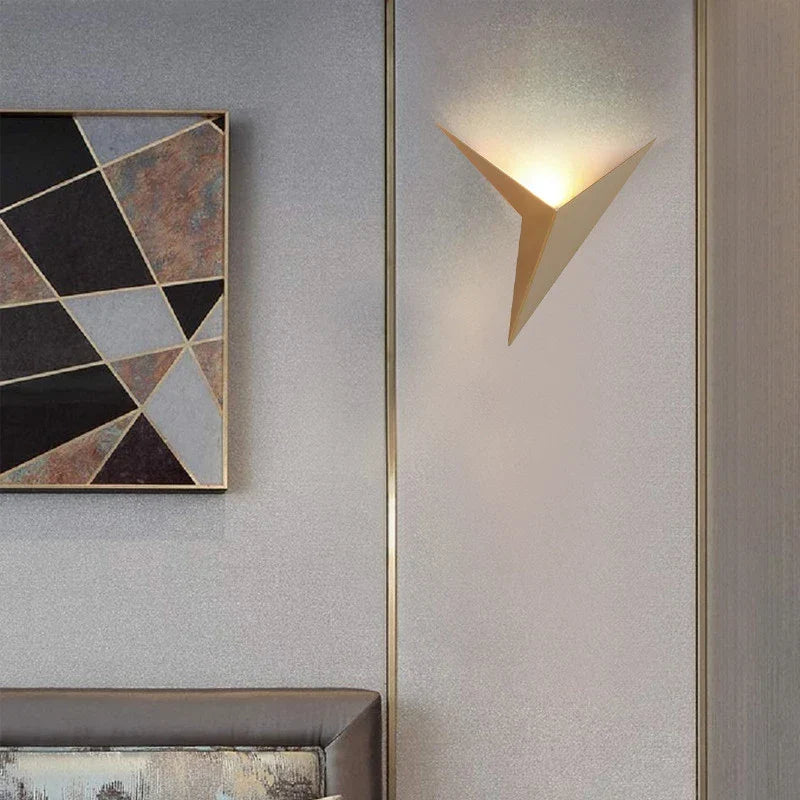 BowLift | Trigon Wall Light