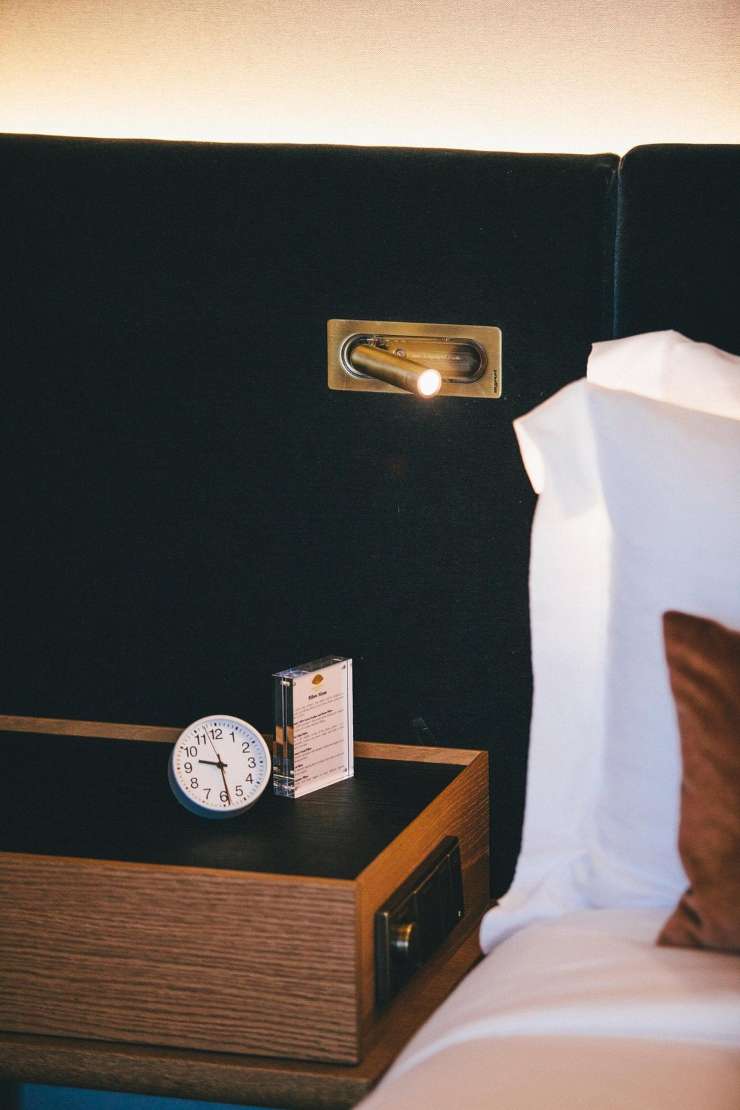 OmniLux Reading Lamp | Kalsten