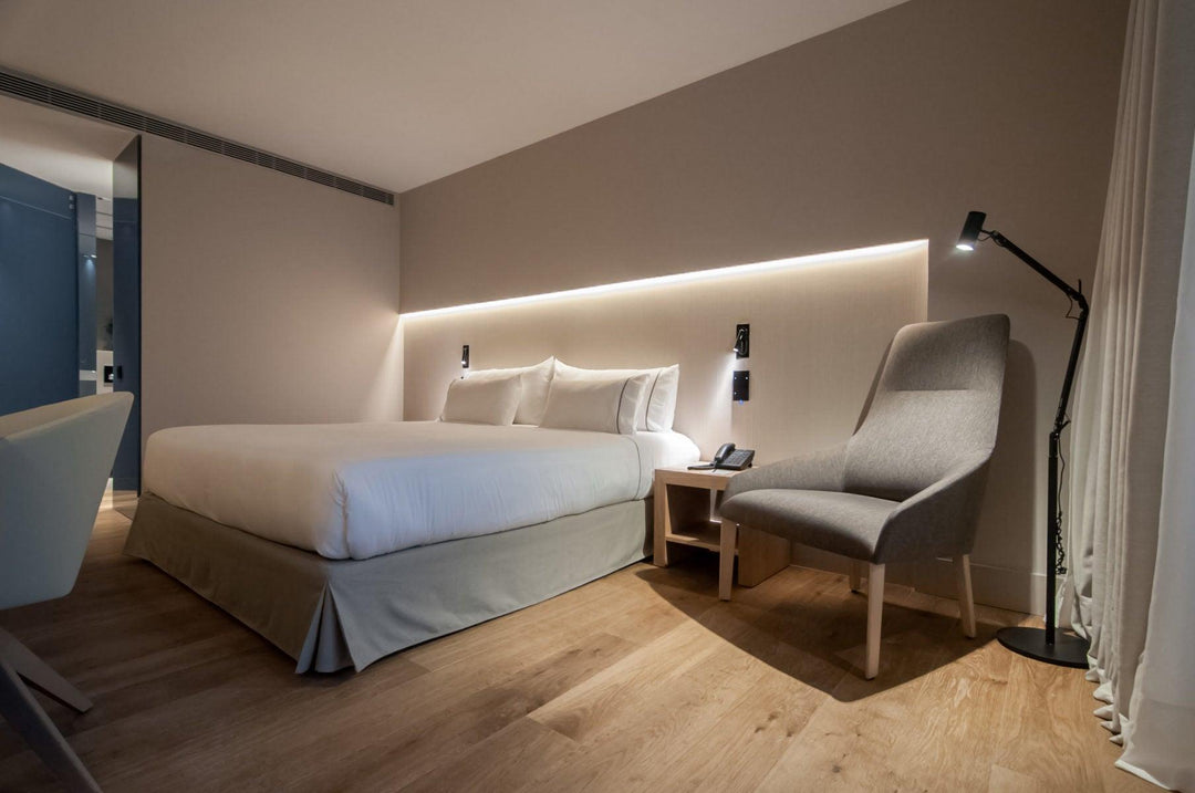 OmniLux Reading Lamp | Kalsten