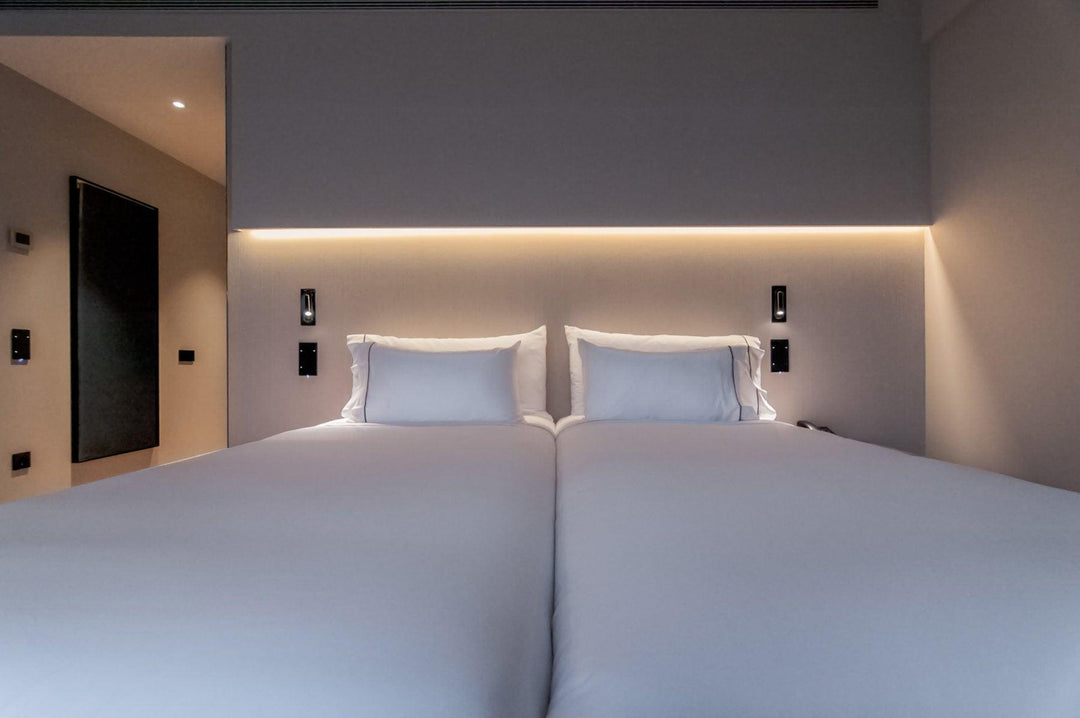 OmniLux Reading Lamp | Kalsten