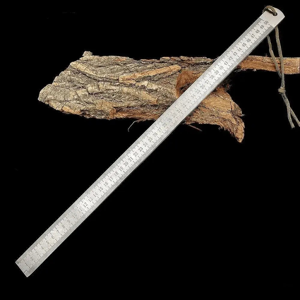 Kalsten | Ruler made of hardened steel – used as an emergency tool