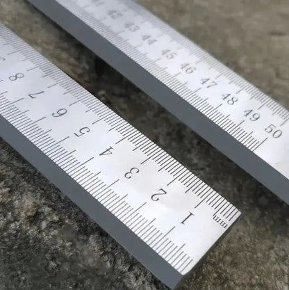 BowLift | Ruler made of hardened steel – used as an emergency tool
