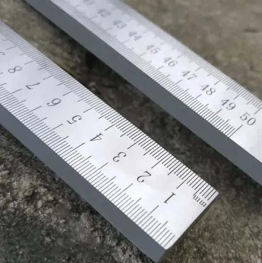 Kalsten | Ruler made of hardened steel – used as an emergency tool