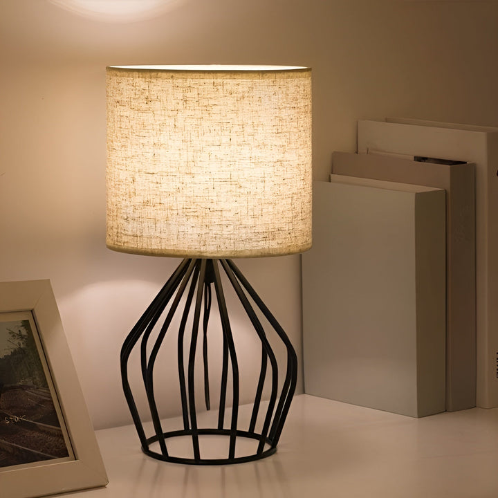 Elegant Table Lamp with Linen Shade and Metal Base – Perfect Lighting Kalsten