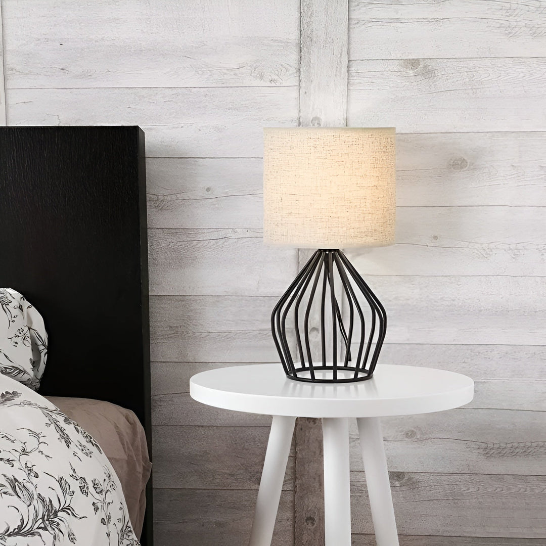 Elegant Table Lamp with Linen Shade and Metal Base – Perfect Lighting Kalsten