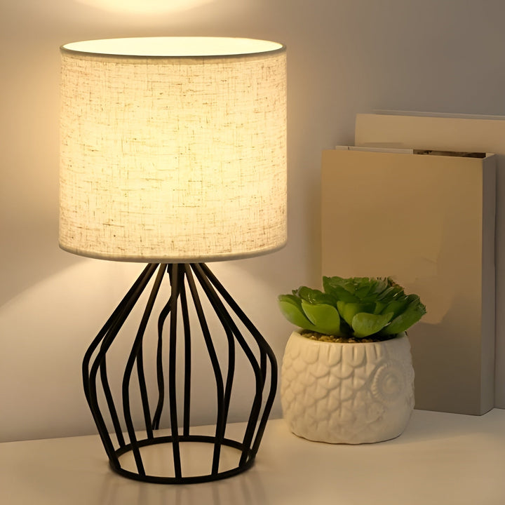 Elegant Table Lamp with Linen Shade and Metal Base – Perfect Lighting Kalsten